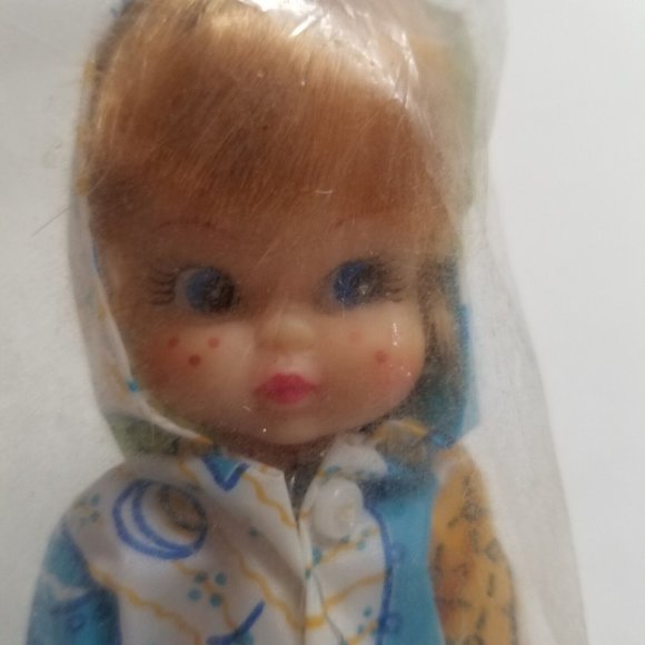 Vintage Doll Rainy Dolly in Packaging Hong Kong Vinyl Freckles Blue Eyes Retro - Picture 5 of 9
